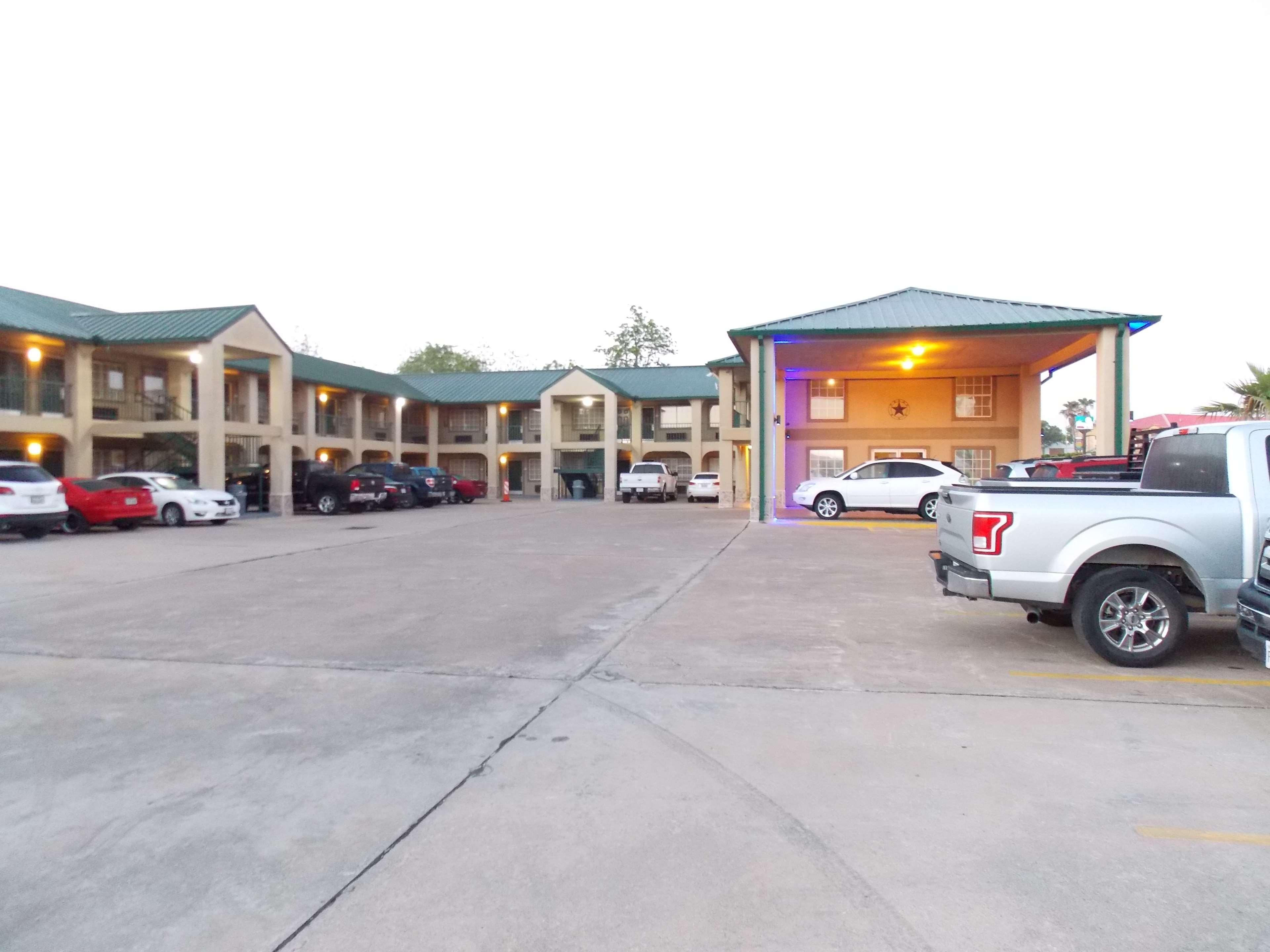 Best Western Executive Inn Hallettsville Zewnętrze zdjęcie