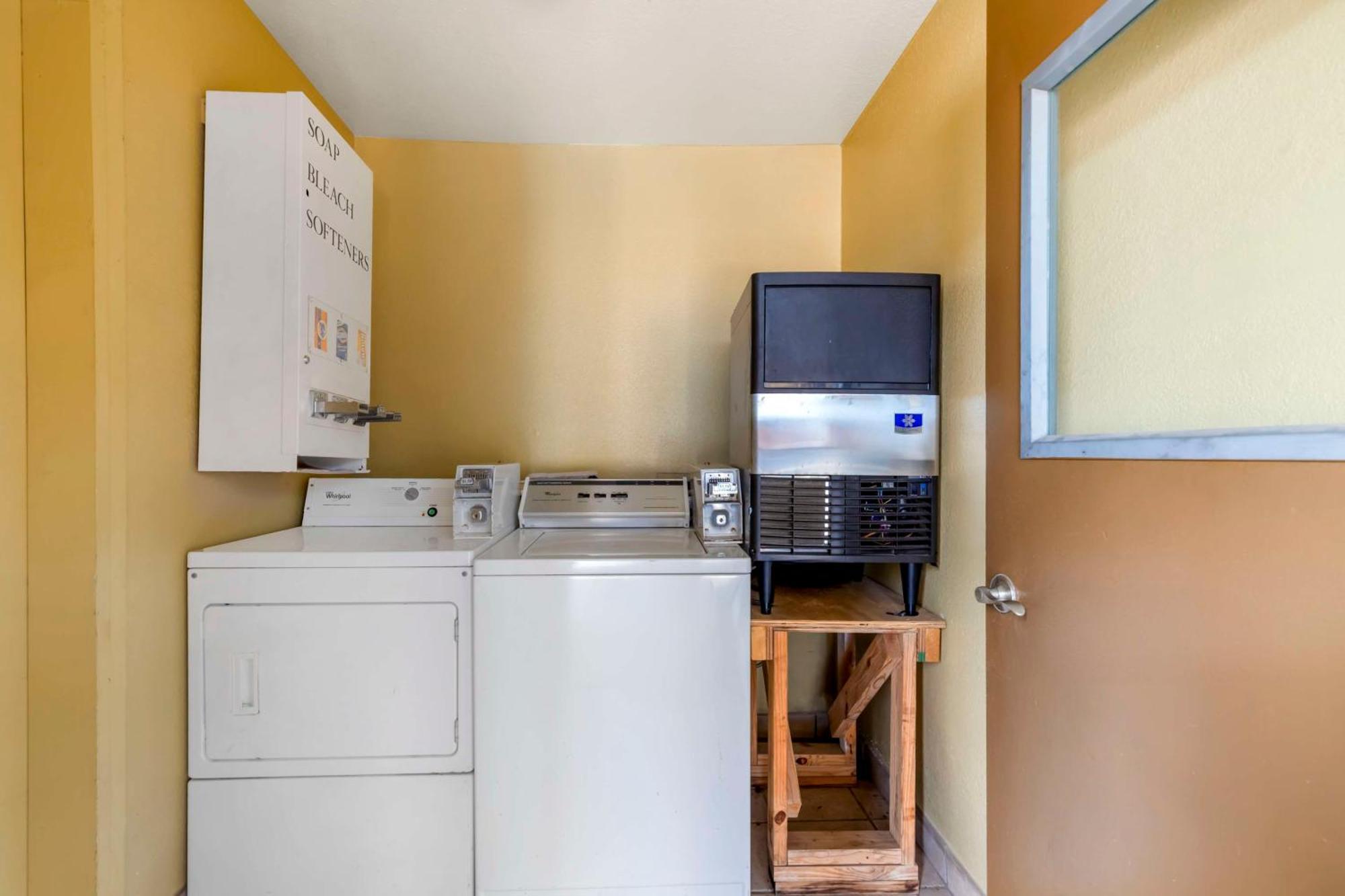 Best Western Executive Inn Hallettsville Zewnętrze zdjęcie