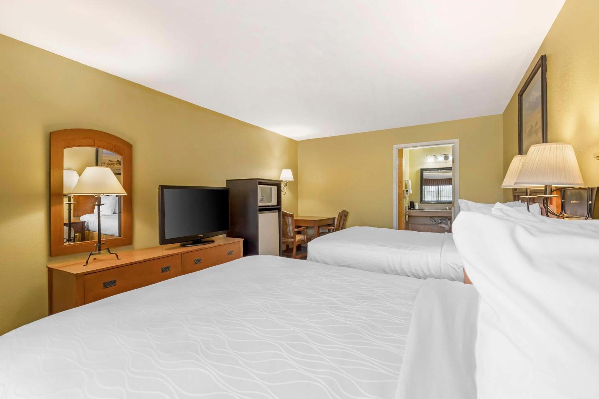 Best Western Executive Inn Hallettsville Zewnętrze zdjęcie