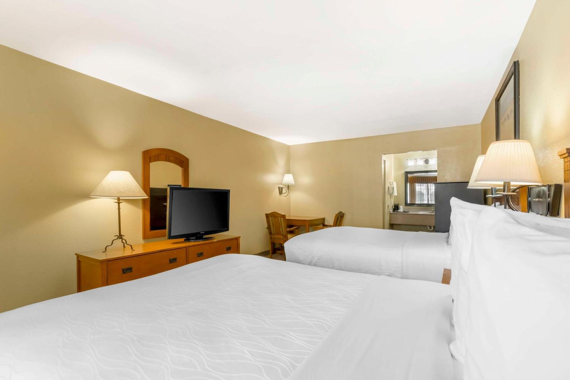 Best Western Executive Inn Hallettsville Zewnętrze zdjęcie