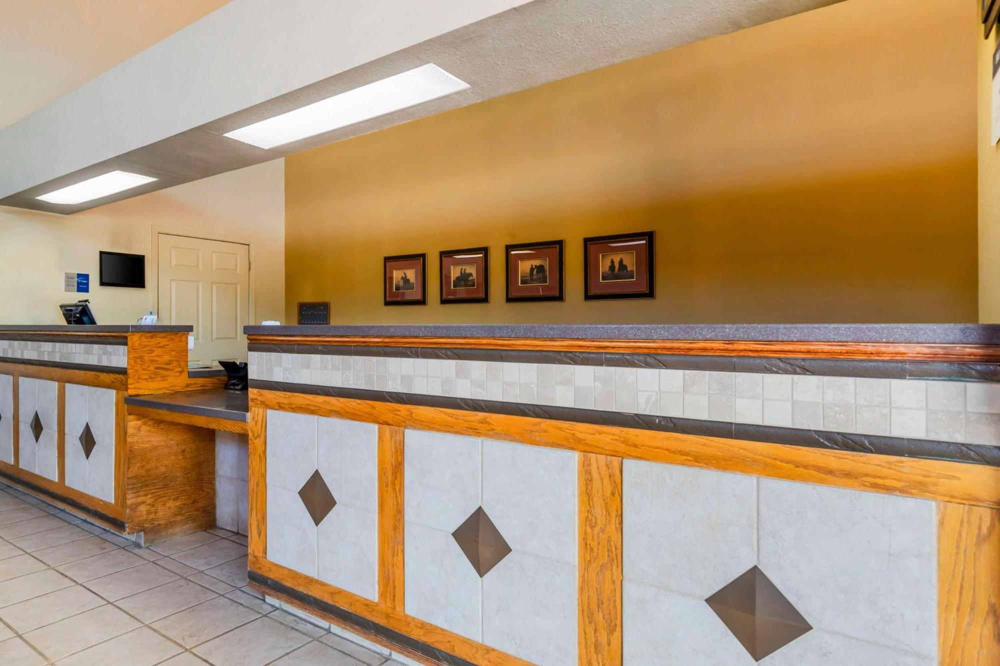 Best Western Executive Inn Hallettsville Zewnętrze zdjęcie