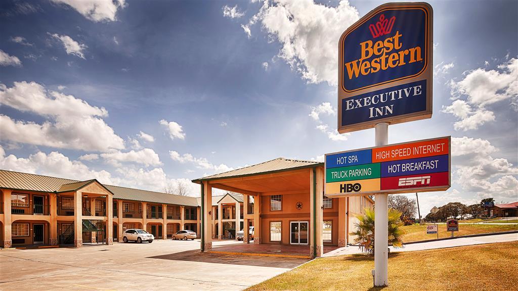 Best Western Executive Inn Hallettsville Zewnętrze zdjęcie